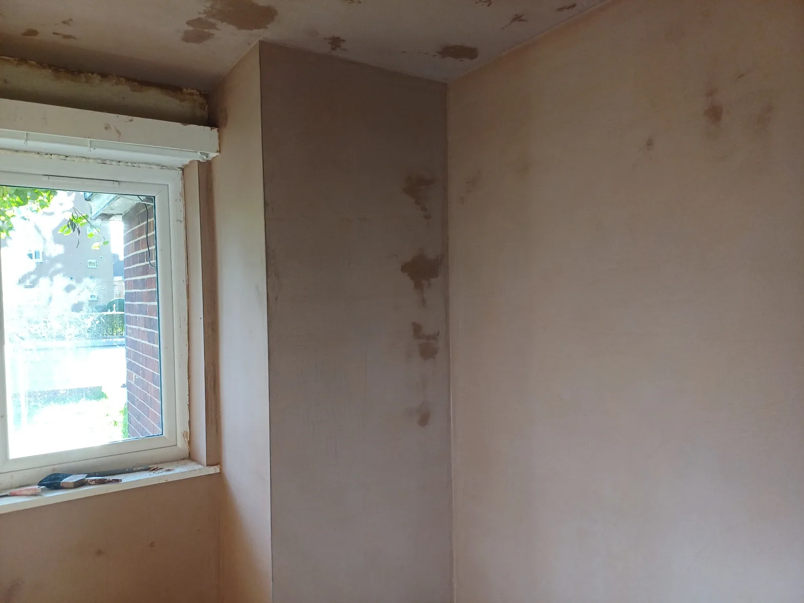 Chiswick full 3-bedroom flat skimming